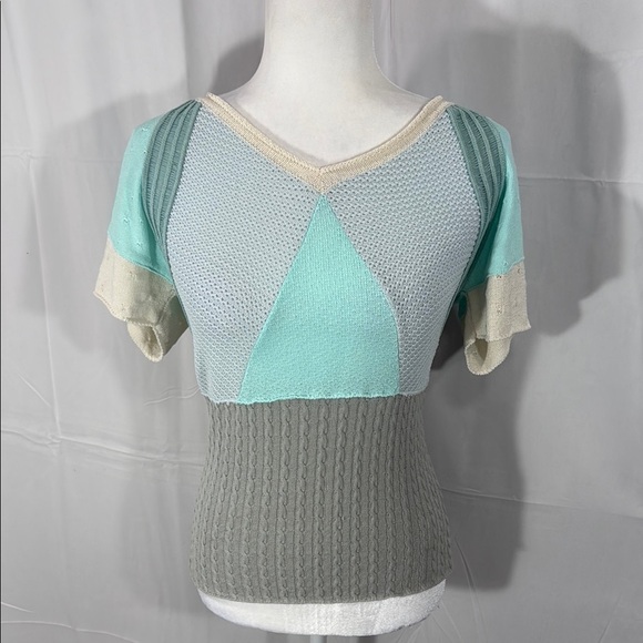 Aldo Martins Textured Knit Top in Soft Gray and Cream Size 6 - Picture 1 of 10